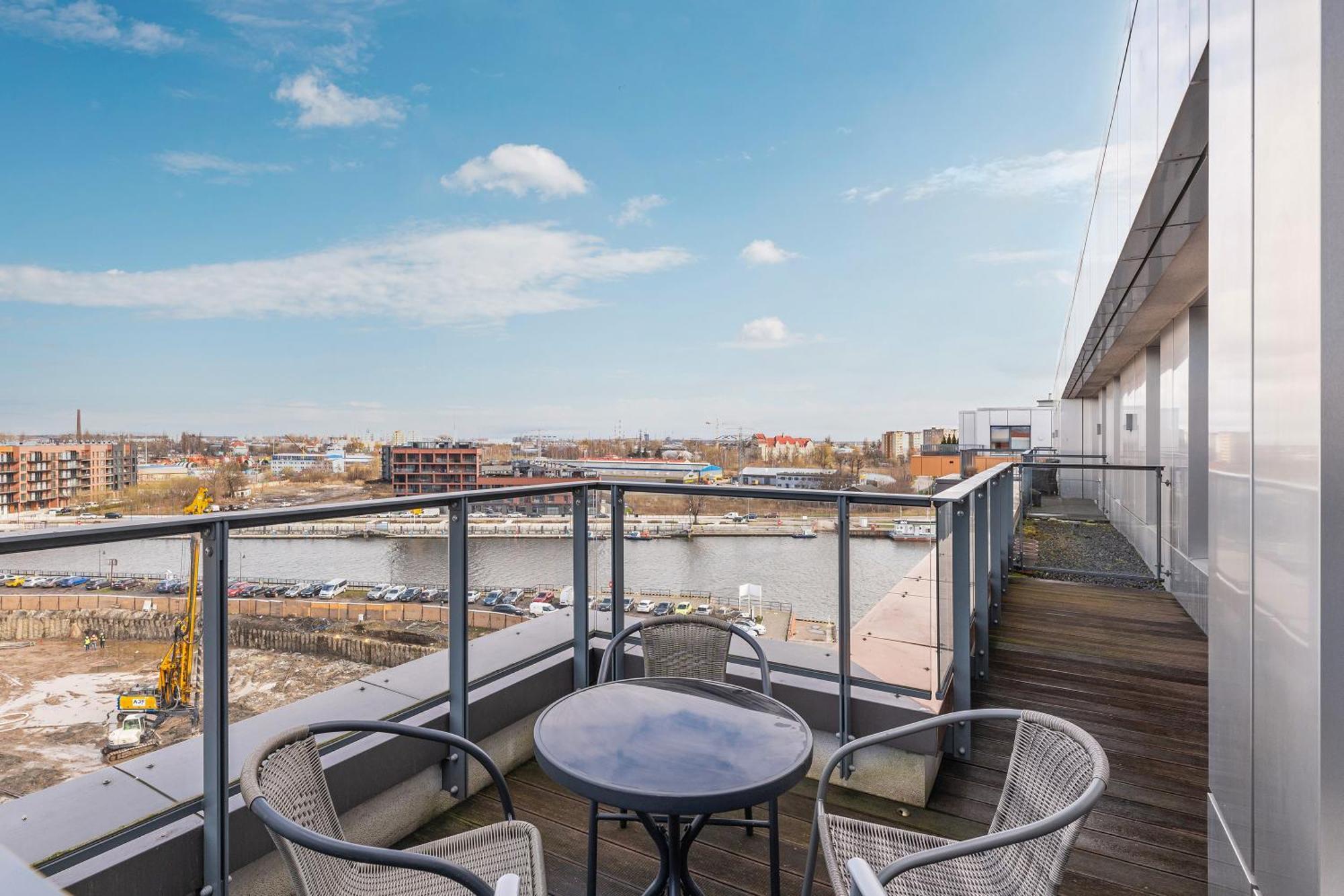 Blue Mandarin Riverside Gdansk Bilik gambar